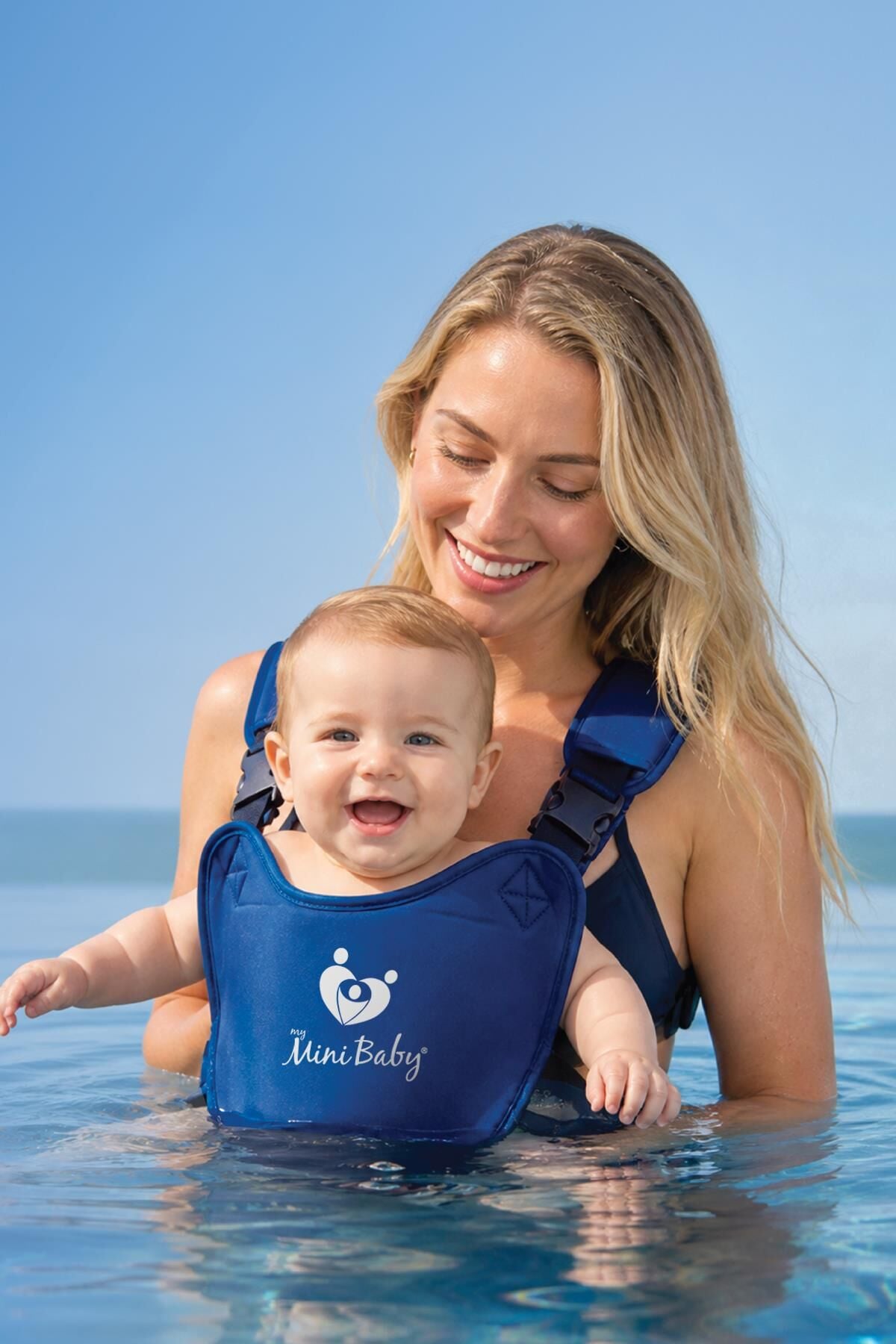 Myminibaby Neopren Bebek Taşıyıcı Kanguru - Islak ve Kuru Kullanım - Havuz, Plaj ve Günlük Kullanıma Uygun - Ayarlanabilir Omuz, Bel ve Yan Kemerli - 4-24 Ay / 6-15 kg - Taşıma Çantası Dahil