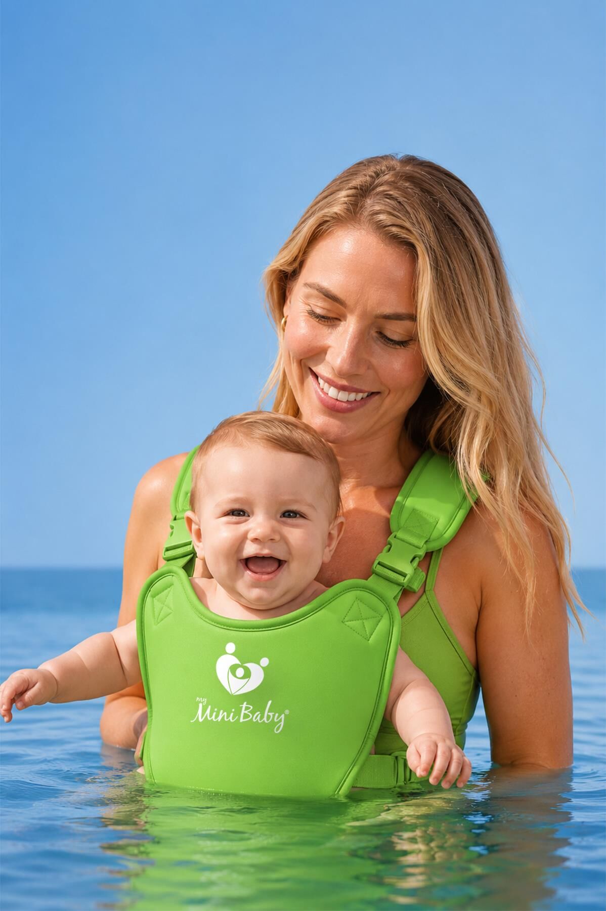 Myminibaby Neopren Bebek Taşıyıcı Kanguru - Islak ve Kuru Kullanım - Havuz, Plaj ve Günlük Kullanıma Uygun - Ayarlanabilir Omuz, Bel ve Yan Kemerli - 4-24 Ay / 6-15 kg - Taşıma Çantası Dahil Yeşil