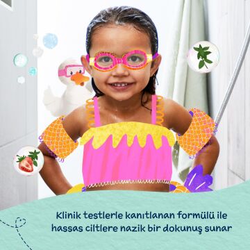 Childs Farm Çilek ve Organik Nane Özlü 3'ü 1 Arada Yüzme Sonrası Çocuk Şampuan 250ml